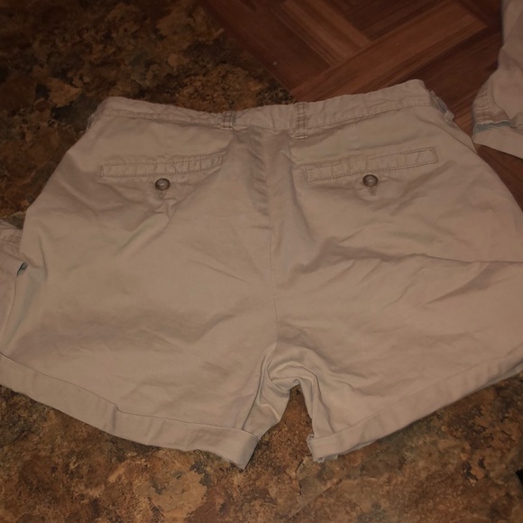 Khaki/Navy GAP Shorts - Picture 4 of 6